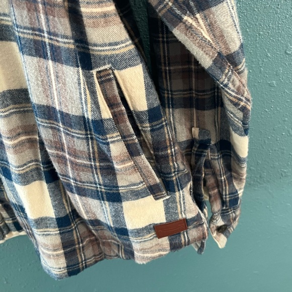 Womens L.L.Bean zip up hooded flannel - Picture 4 of 7